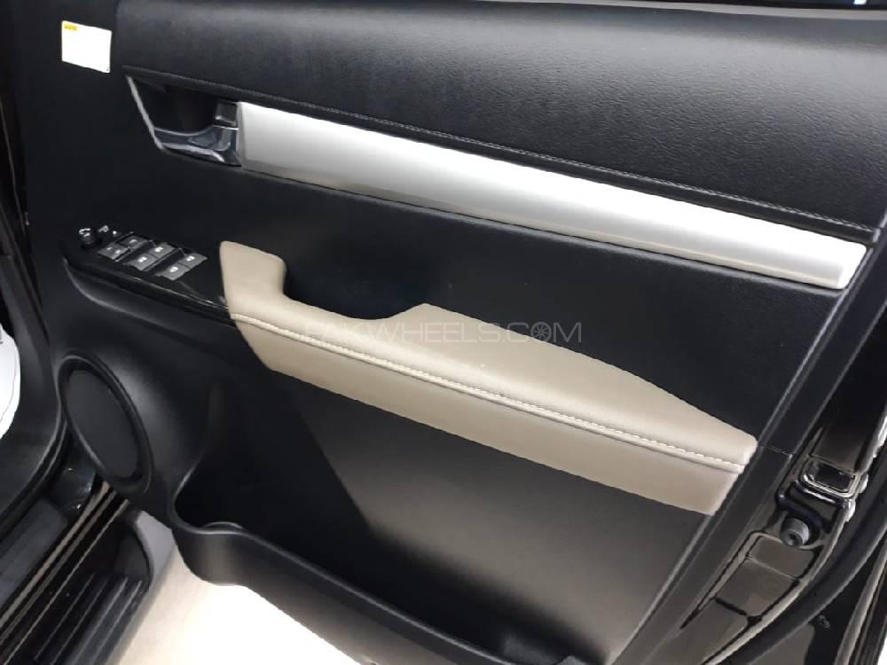 Toyota Hilux 2018 for Sale in Karachi Toyota Hilux 2018 for Sale in Karachi Image-13