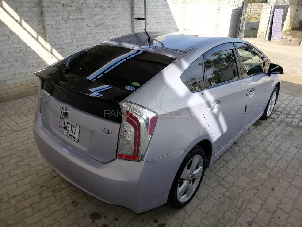 Toyota Prius 2013 for Sale in Kohat Image-1