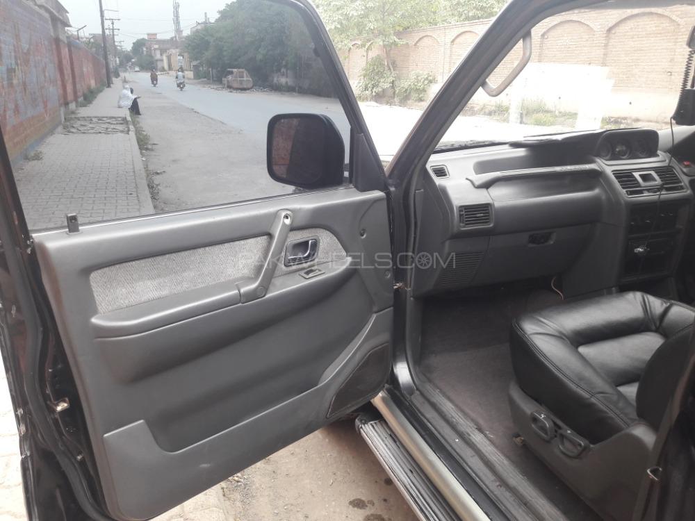 Mitsubishi Shogun 1992 for Sale in Peshawar Mitsubishi Shogun 1992 for Sale in Peshawar Image-7