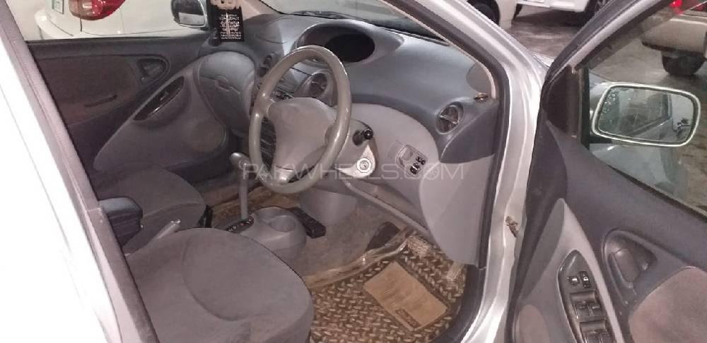 Toyota Vitz 2001 for Sale in Dera ismail khan Image-1