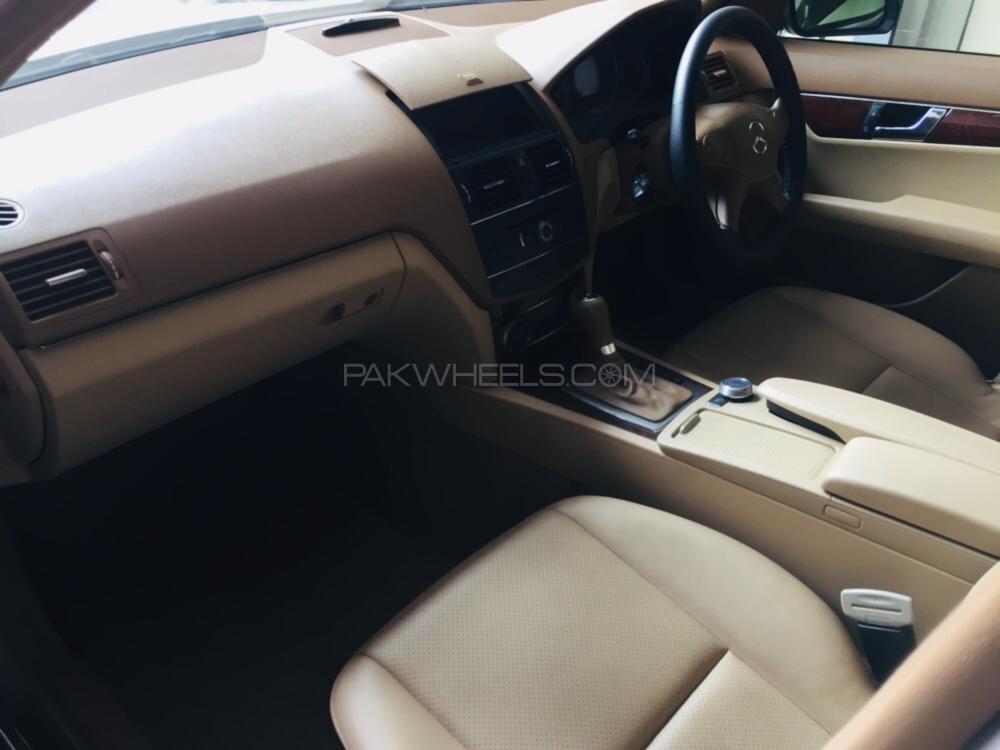 Mercedes Benz C Class 2008 for Sale in Gujranwala Mercedes Benz C Class 2008 for Sale in Gujranwala Image-11