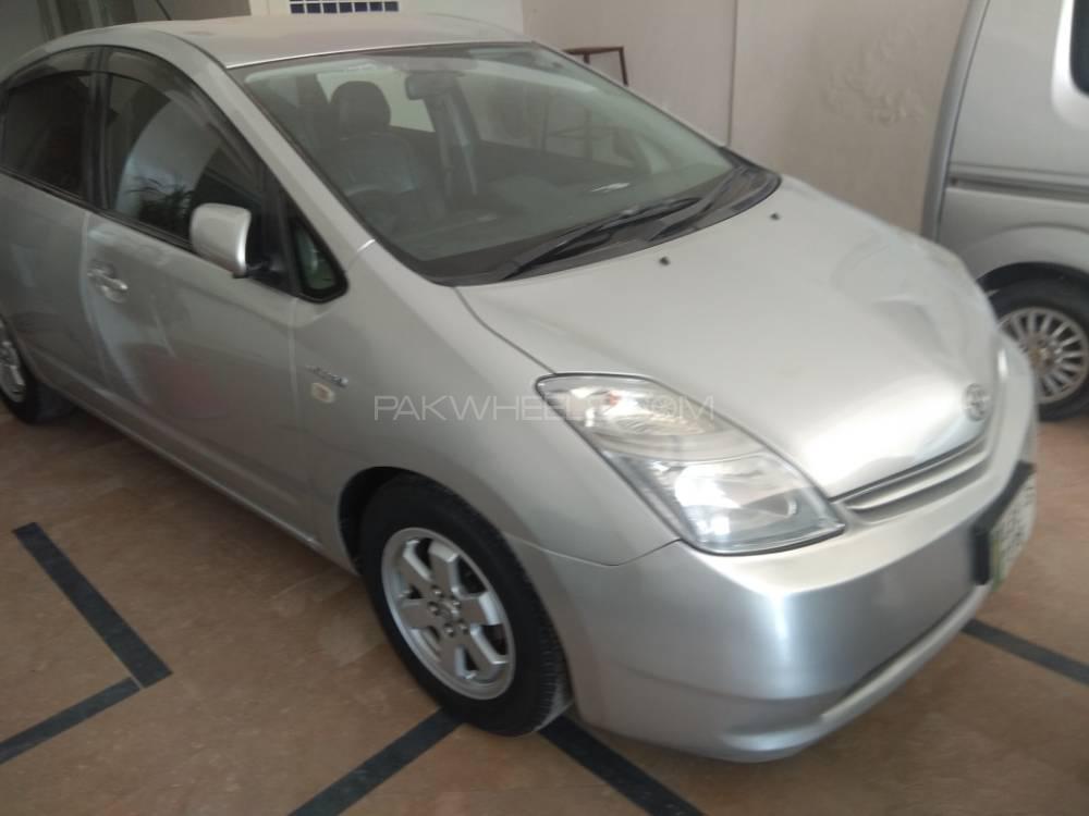 Toyota Prius 2010 for Sale in Bahawalpur Toyota Prius 2010 for Sale in Bahawalpur Image-3