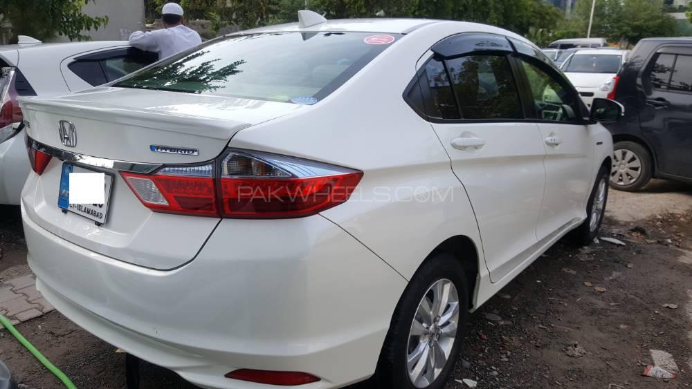 Honda Grace Hybrid 2015 for Sale in Islamabad Honda Grace Hybrid 2015 for Sale in Islamabad Image-6