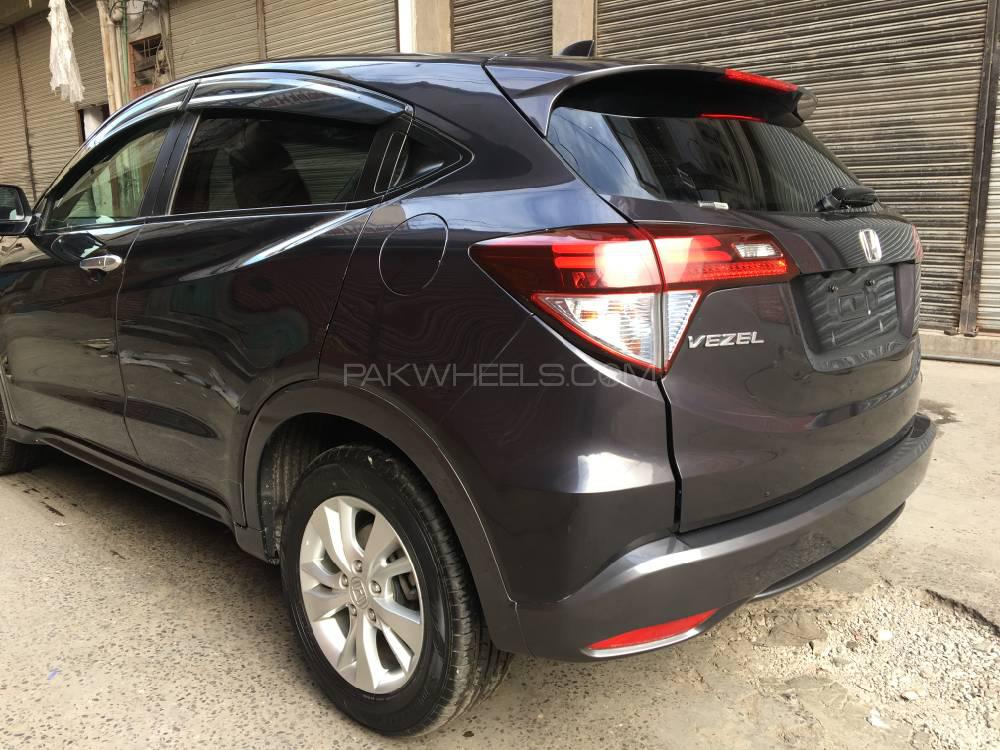Honda Vezel 2016 for Sale in Lahore Honda Vezel 2016 for Sale in Lahore Image-9
