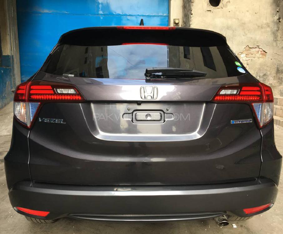 Honda Vezel 2016 for Sale in Lahore Honda Vezel 2016 for Sale in Lahore Image-2