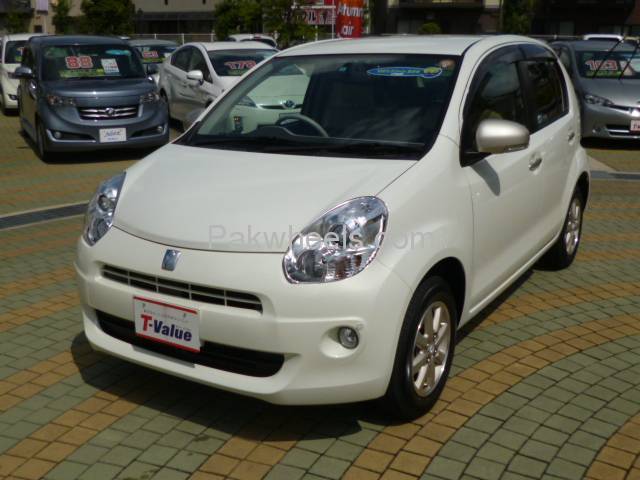 Toyota Passo + Hana Apricot Collection 1.0 2013 for sale 