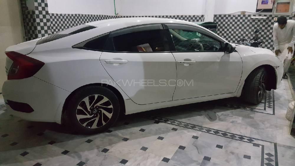 Honda Civic 2017 for Sale in Hyderabad Honda Civic 2017 for Sale in Hyderabad Image-6