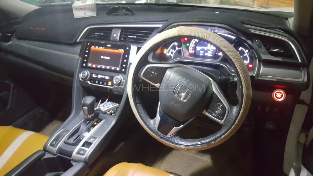 Honda Civic 2017 for Sale in Hyderabad Honda Civic 2017 for Sale in Hyderabad Image-9