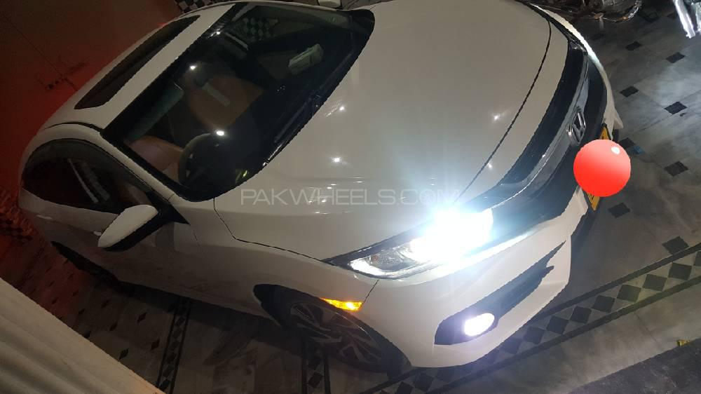 Honda Civic 2017 for Sale in Hyderabad Honda Civic 2017 for Sale in Hyderabad Image-10