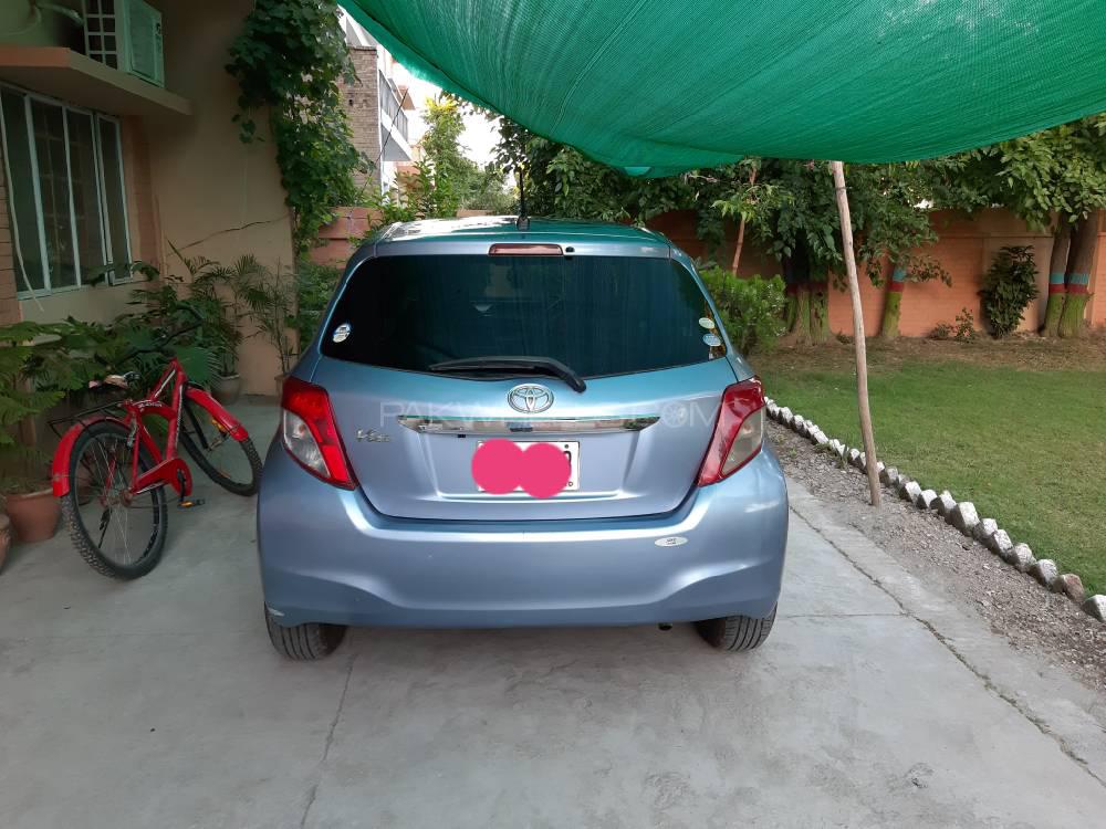 Toyota Vitz 2011 for Sale in Nowshera Image-1