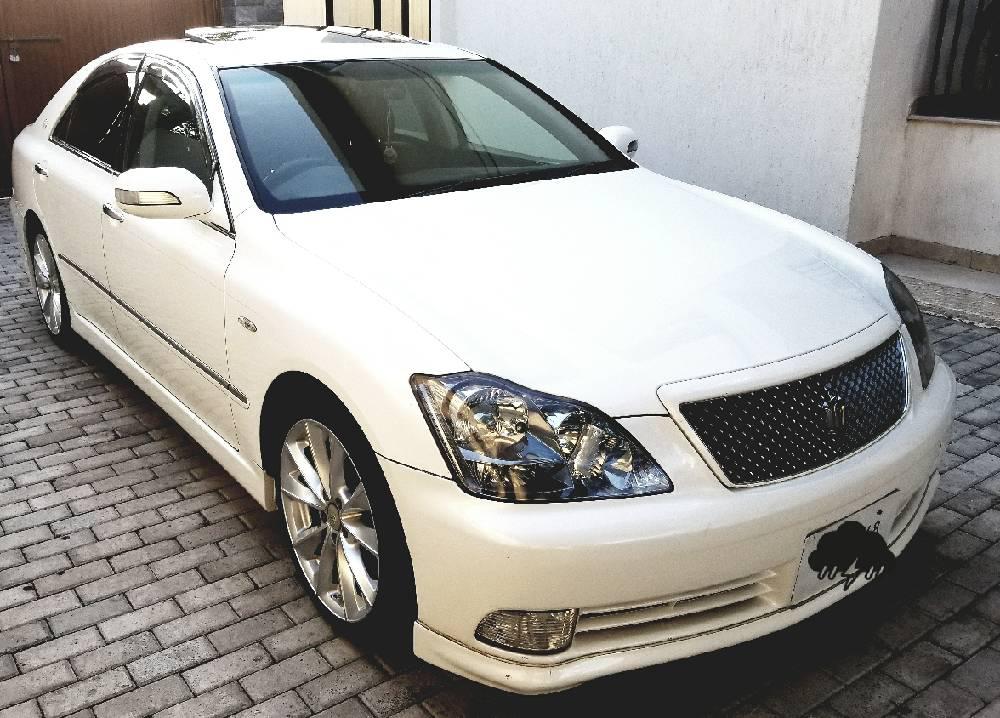 Toyota Crown 2005 for Sale in Peshawar Image-1