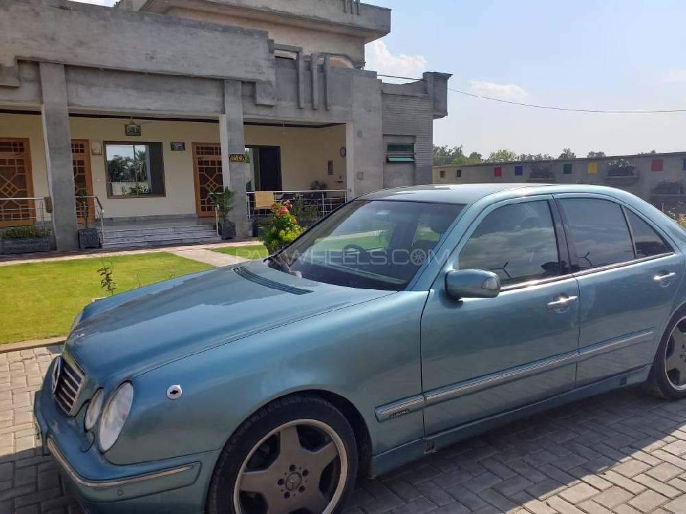 Mercedes Benz E Class 2001 for Sale in Khushab Image-1