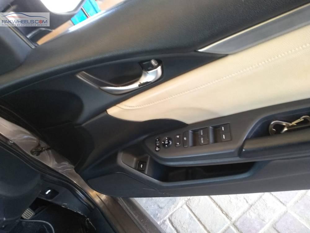Honda Civic 2016 for Sale in Islamabad Honda Civic 2016 for Sale in Islamabad Image-16