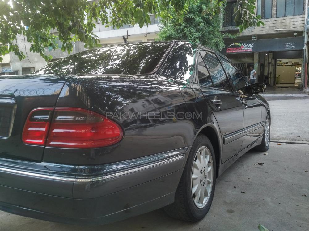 Mercedes Benz E Class 2000 for Sale in Islamabad Image-1