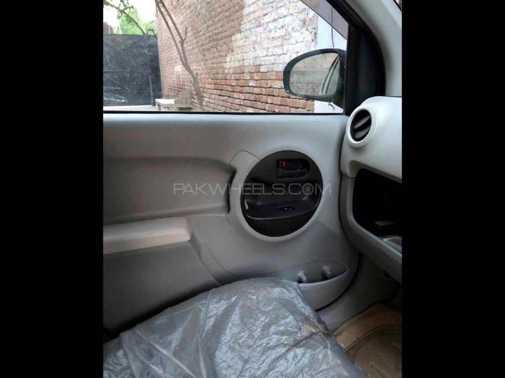 Toyota Passo 2010 for Sale in Peshawar Toyota Passo 2010 for Sale in Peshawar Image-9