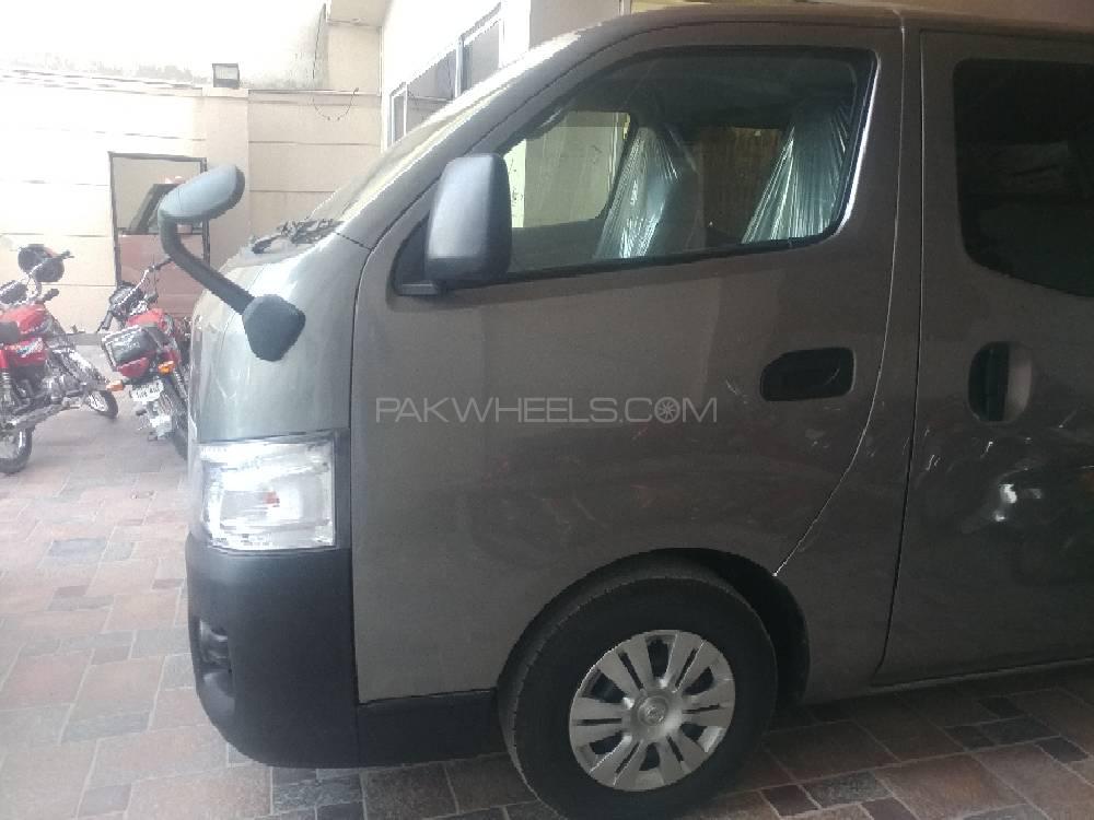 Nissan Caravan 2015 for Sale in Peshawar Image-1