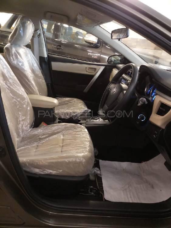 Toyota Corolla 2017 for Sale in Karachi Toyota Corolla 2017 for Sale in Karachi Image-12