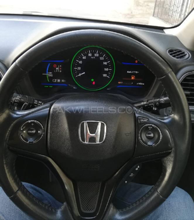 Honda Vezel 2014 for Sale in Karachi Honda Vezel 2014 for Sale in Karachi Image-9