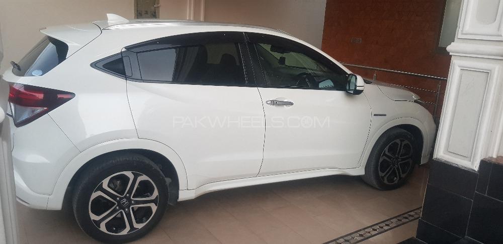 Honda Vezel 2015 for Sale in Peshawar Honda Vezel 2015 for Sale in Peshawar Image-6