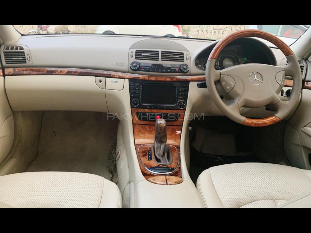 Mercedes Benz E Class 2005 for Sale in Lahore Mercedes Benz E Class 2005 for Sale in Lahore Image-8