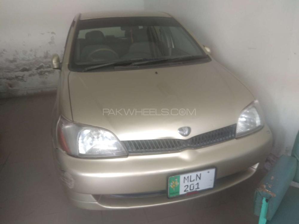 Toyota Platz 2000 for Sale in Multan Image-1