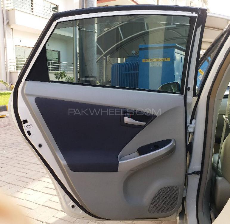 Toyota Prius 2011 for Sale in Lahore Toyota Prius 2011 for Sale in Lahore Image-8