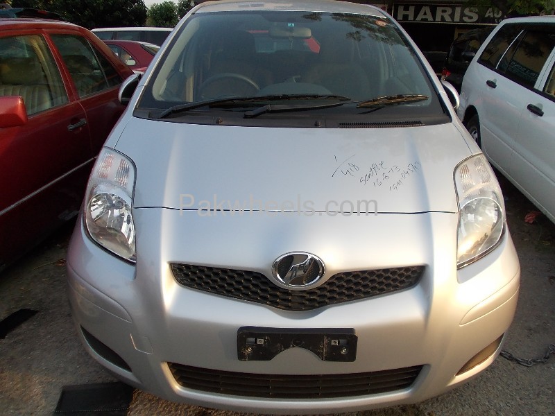 Toyota Vitz 2010 for Sale in Islamabad Image-1