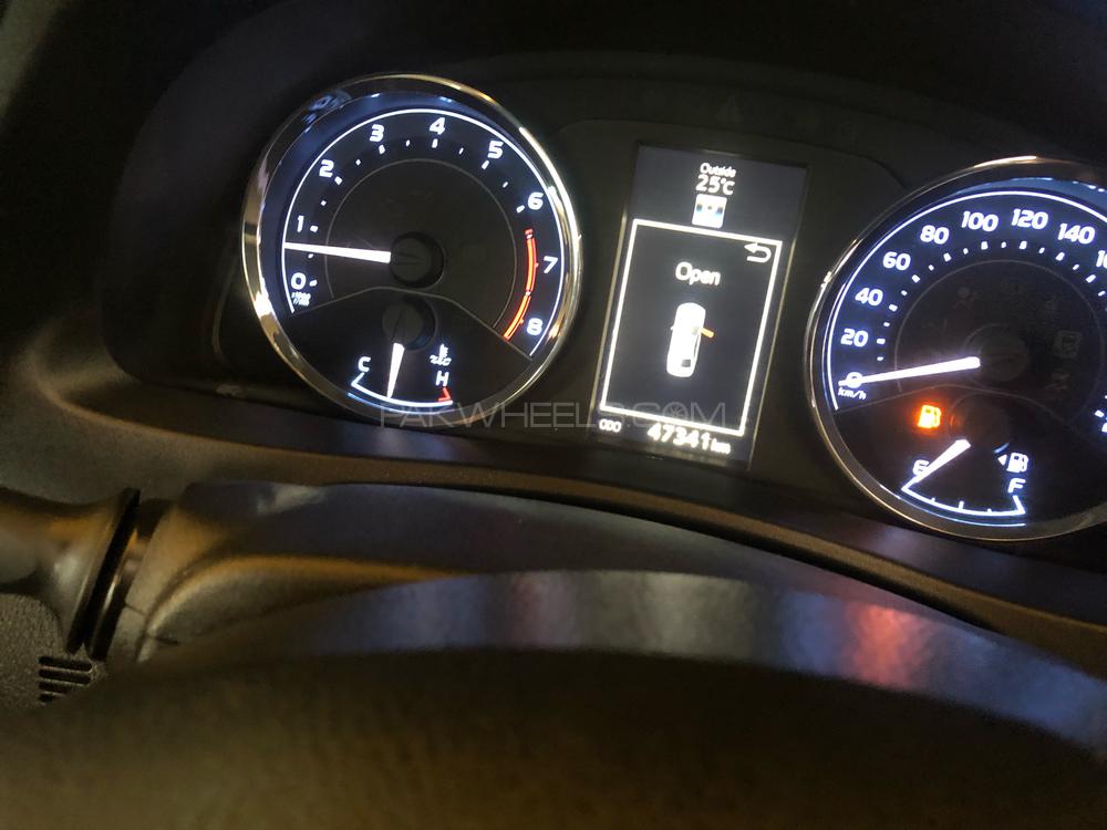 Toyota Corolla 2017 for Sale in Lahore Toyota Corolla 2017 for Sale in Lahore Image-12