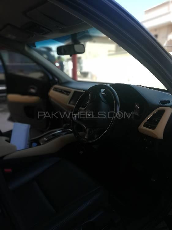 Honda Vezel 2016 for Sale in Islamabad Image-1