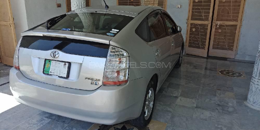 Toyota Prius 2011 for Sale in Mian Wali Image-1