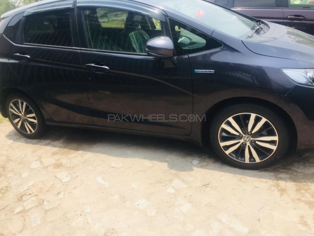 Honda Fit 2016 for Sale in Gujranwala Honda Fit 2016 for Sale in Gujranwala Image-11