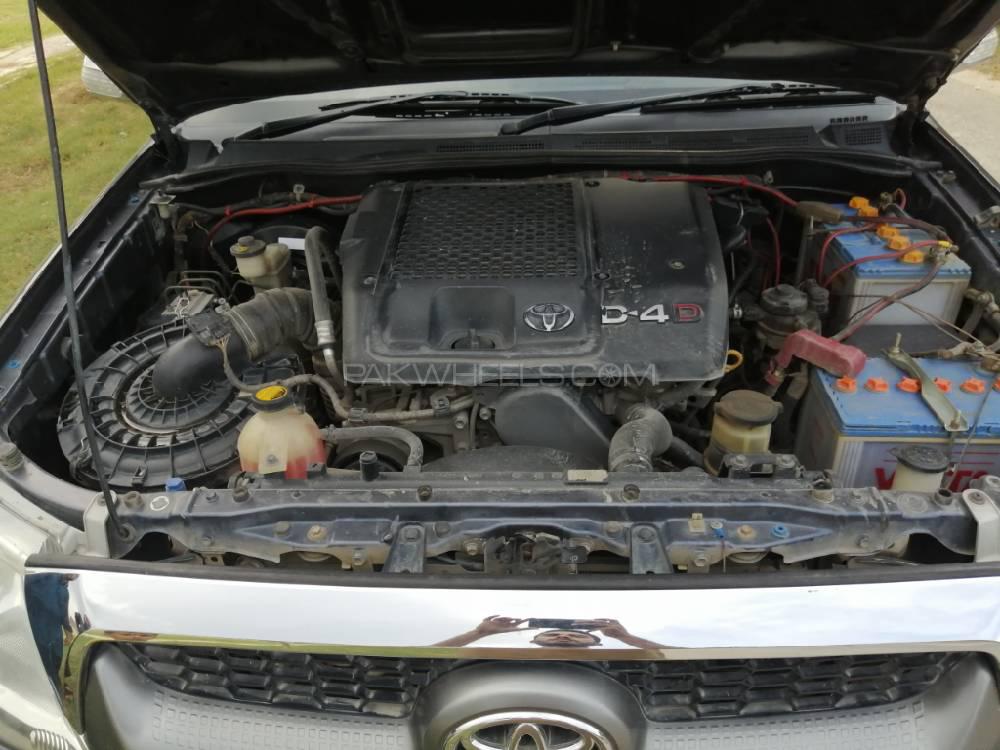 Toyota Hilux 2011 for Sale in Mansehra Toyota Hilux 2011 for Sale in Mansehra Image-7