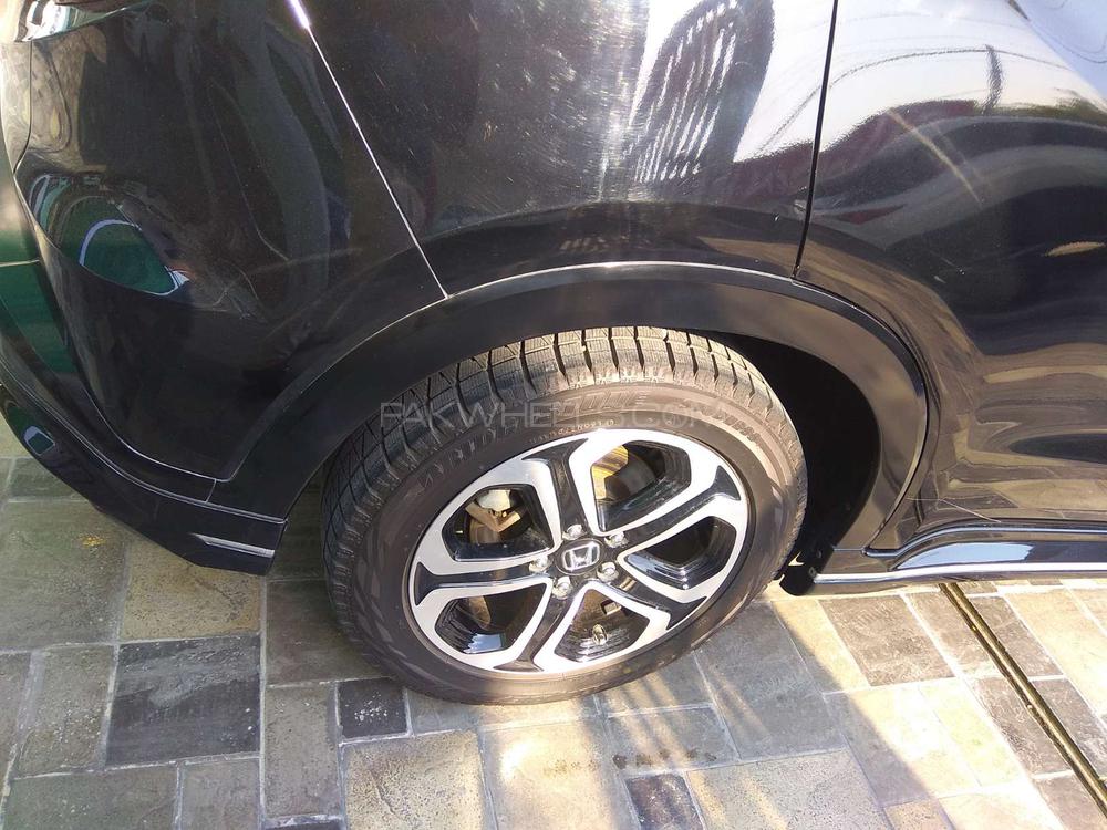 Honda Vezel 2014 for Sale in Lahore Honda Vezel 2014 for Sale in Lahore Image-13