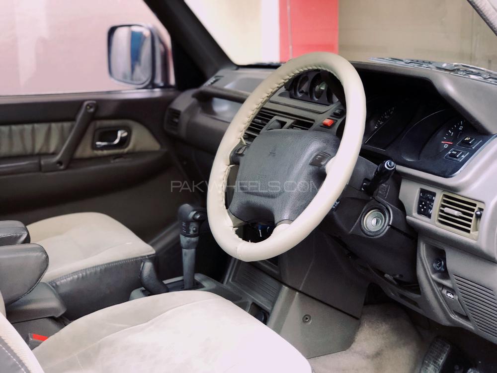 Mitsubishi Pajero 1992 for Sale in Multan Mitsubishi Pajero 1992 for Sale in Multan Image-6
