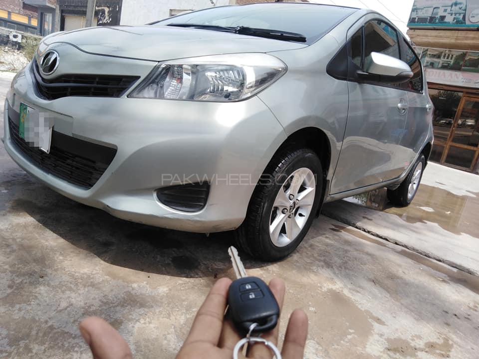 Toyota Vitz 2013 for Sale in Gujranwala Image-1
