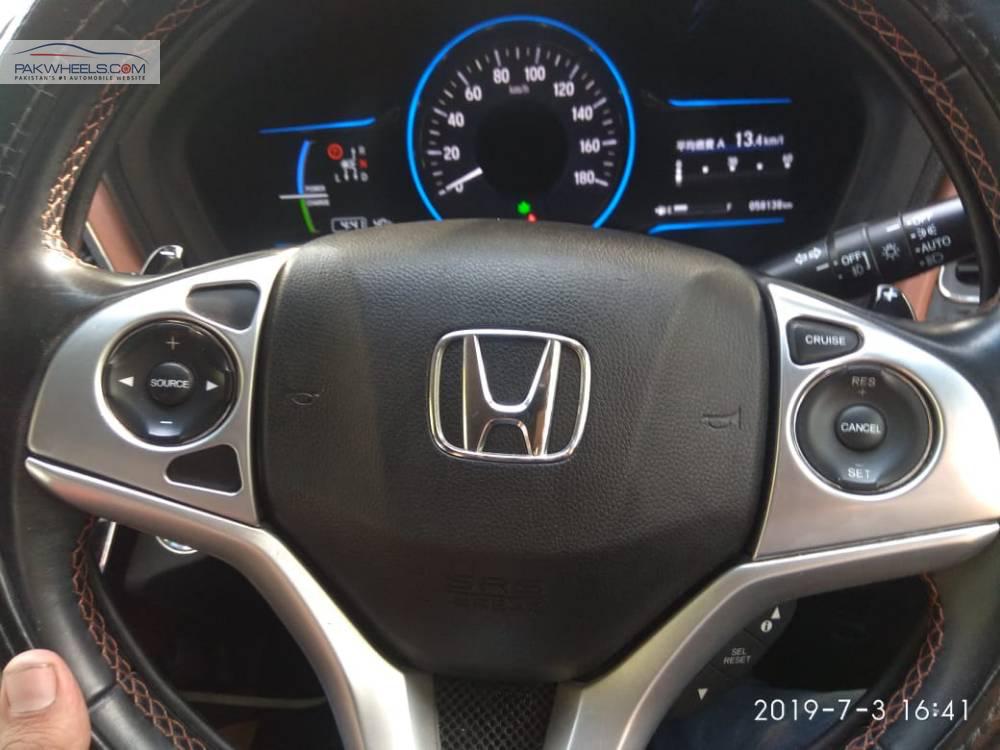 Honda Vezel 2015 for Sale in Lahore Honda Vezel 2015 for Sale in Lahore Image-10