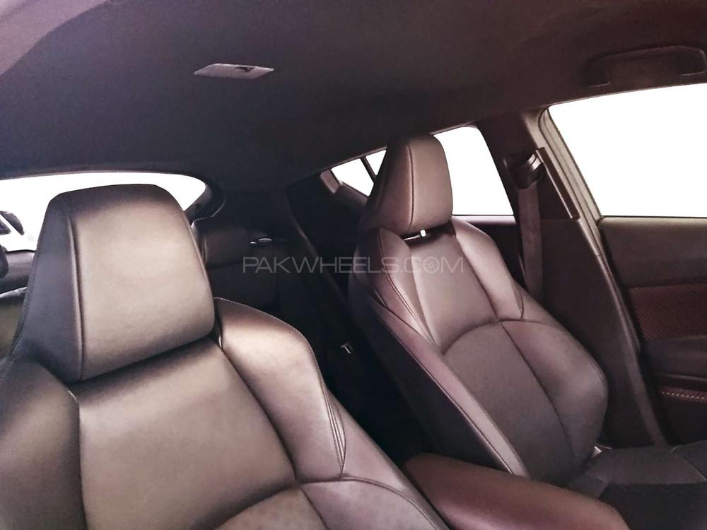 Toyota C-HR 2017 for Sale in Rawalpindi Toyota C-HR 2017 for Sale in Rawalpindi Image-7