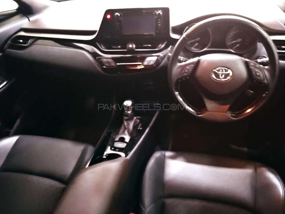Toyota C-HR 2017 for Sale in Rawalpindi Toyota C-HR 2017 for Sale in Rawalpindi Image-10
