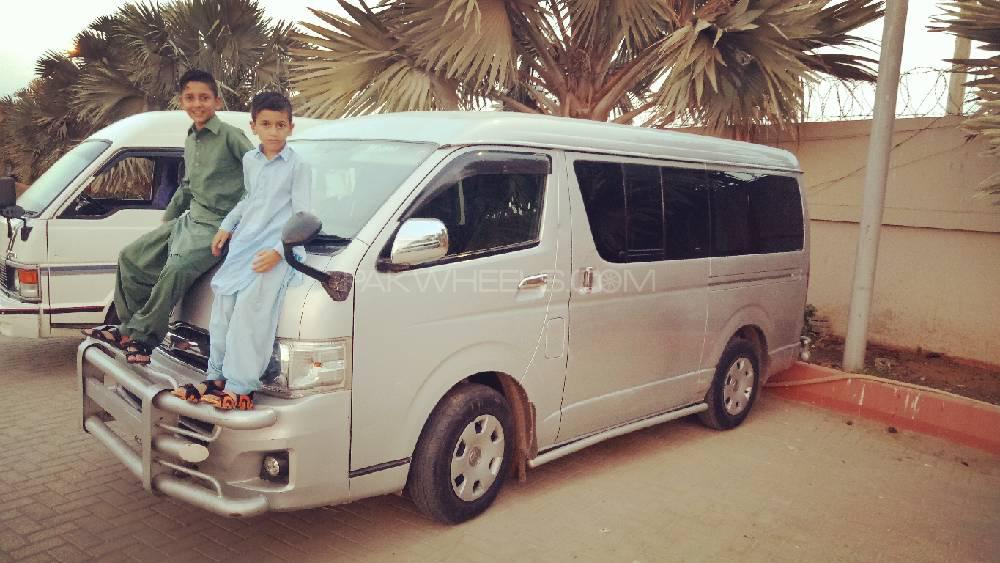 Toyota Hiace 2017 for Sale in Karachi Image-1