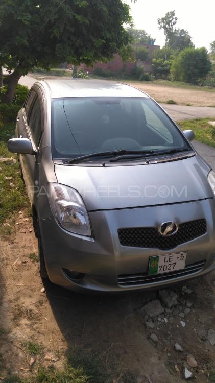 Toyota Vitz 2006 for Sale in Sahiwal Image-1