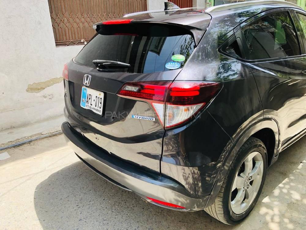 Honda Vezel 2013 for Sale in Peshawar Honda Vezel 2013 for Sale in Peshawar Image-6