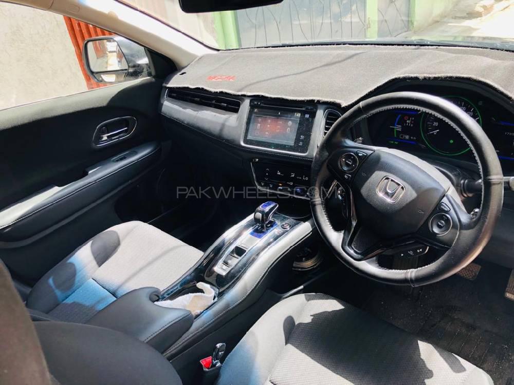 Honda Vezel 2013 for Sale in Peshawar Honda Vezel 2013 for Sale in Peshawar Image-5