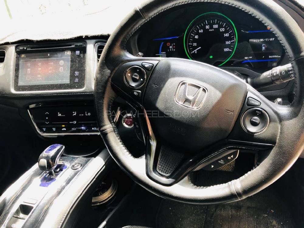 Honda Vezel 2013 for Sale in Peshawar Honda Vezel 2013 for Sale in Peshawar Image-16