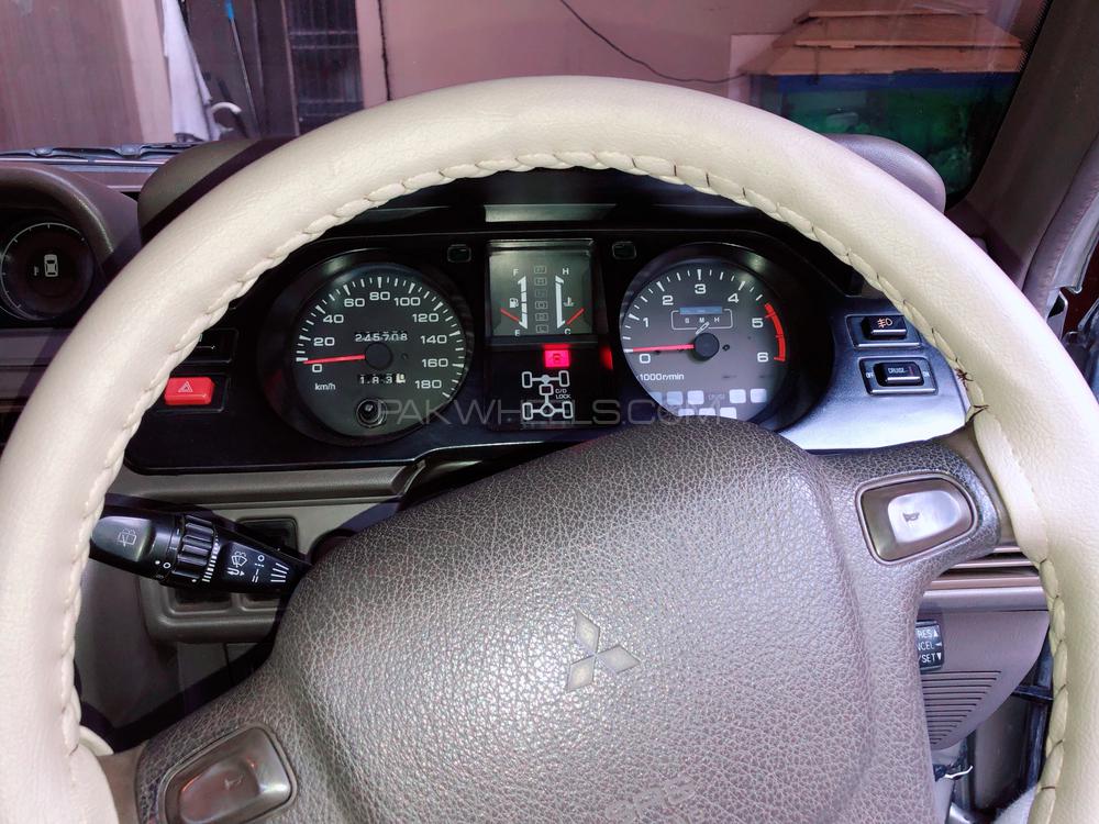 Mitsubishi Pajero 1992 for Sale in Multan Mitsubishi Pajero 1992 for Sale in Multan Image-16