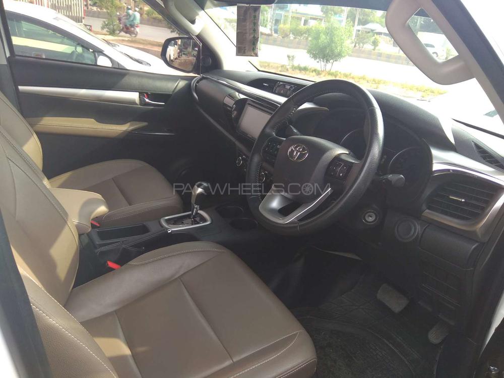 Toyota Hilux 2017 for Sale in Peshawar Toyota Hilux 2017 for Sale in Peshawar Image-8