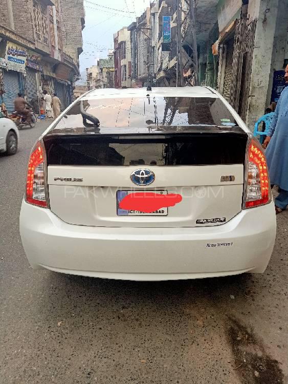 Toyota Prius 2013 for Sale in Swat Image-1