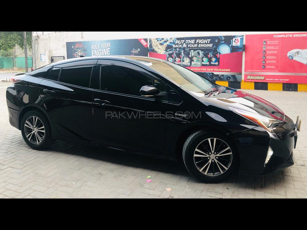 Toyota Prius 2016 for Sale in Lahore Toyota Prius 2016 for Sale in Lahore Image-3