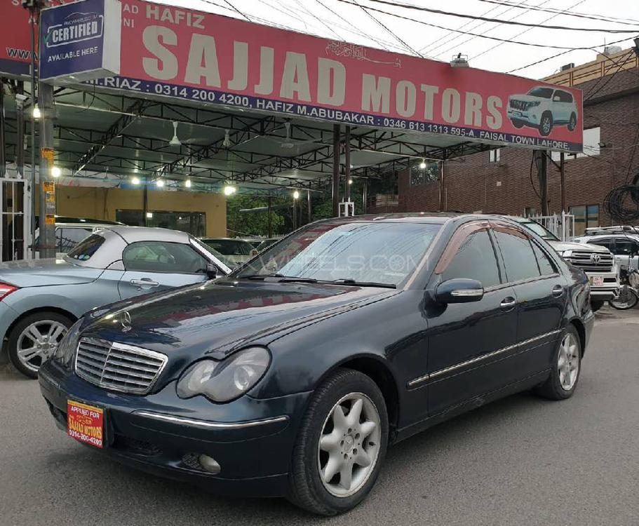 Mercedes Benz 240 Gd 2002 for Sale in Lahore Image-1