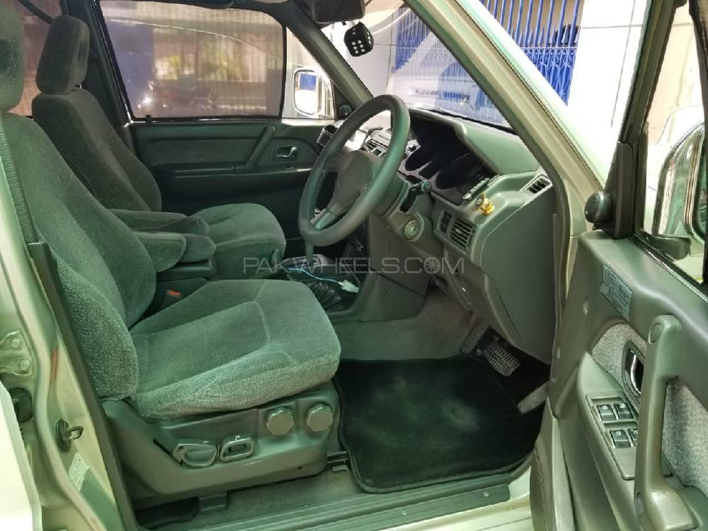 Mitsubishi Pajero 1995 for Sale in Lahore Mitsubishi Pajero 1995 for Sale in Lahore Image-2