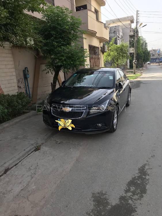 Chevrolet Cruze 2010 for Sale in Lahore Image-1